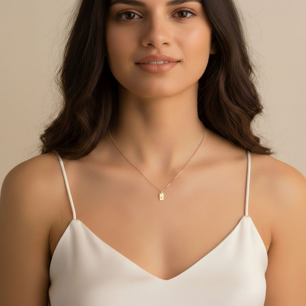 Carved Letter - Halskette mit Buchstaben-Anhänger