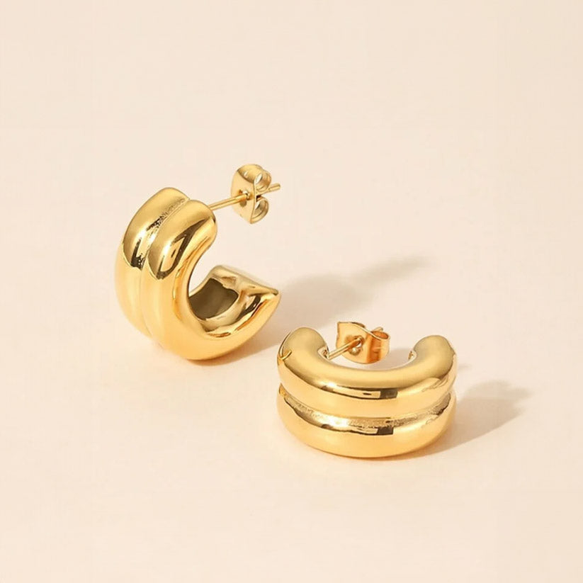 Chunky – Bold J-shaped hoops