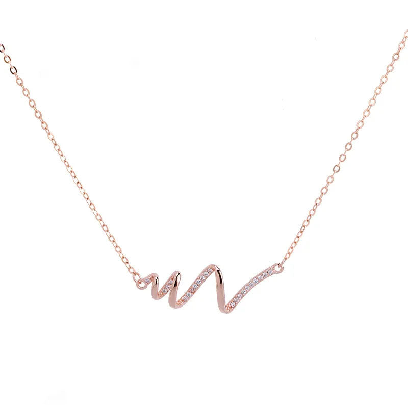 Curvy – Necklace with wave-shaped pendant