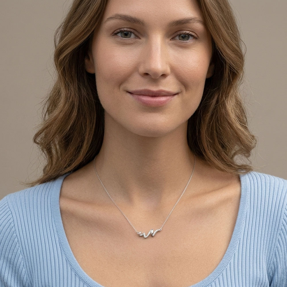 Curvy – Necklace with wave-shaped pendant
