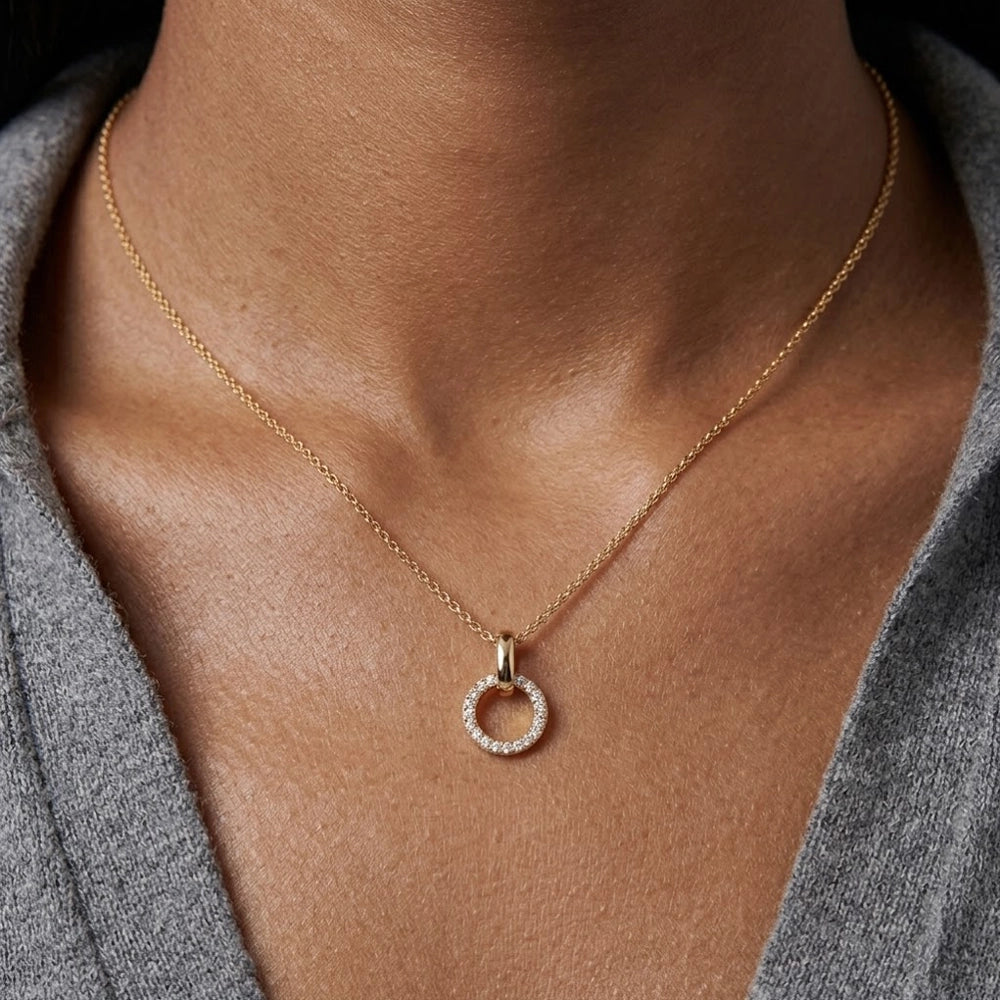 Elowen – Necklace with circle pendant
