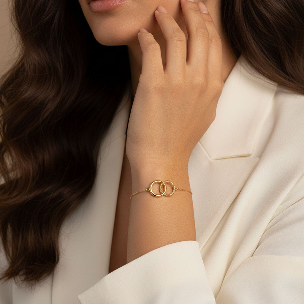 Eterna - Armband met in elkaar gevlochten ringen