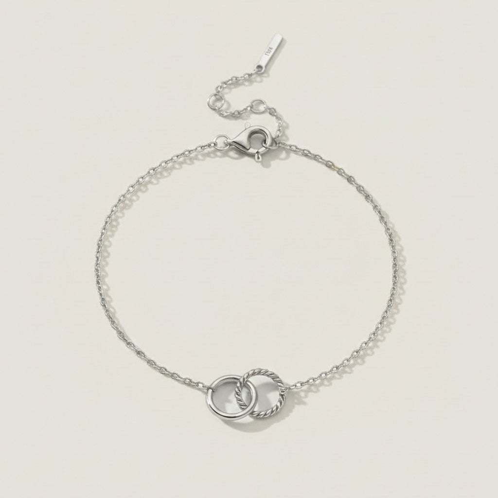 Eterna - Armband met in elkaar gevlochten ringen