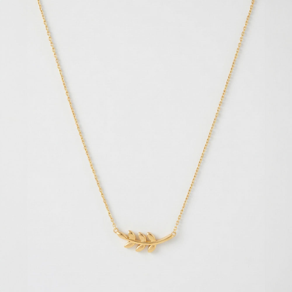 Evergreen – Necklace with a leaf-shaped pendant