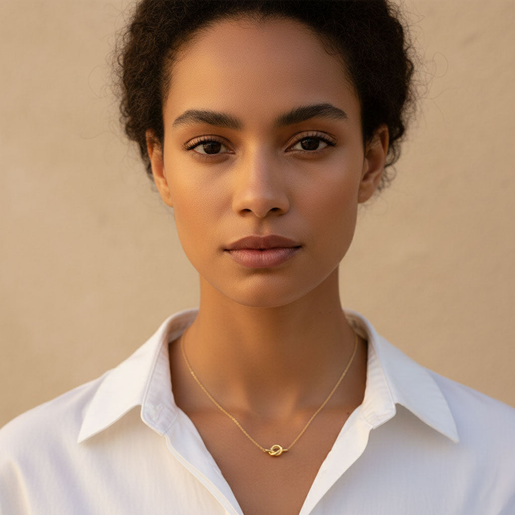 Everlink – Necklace with knot detail
