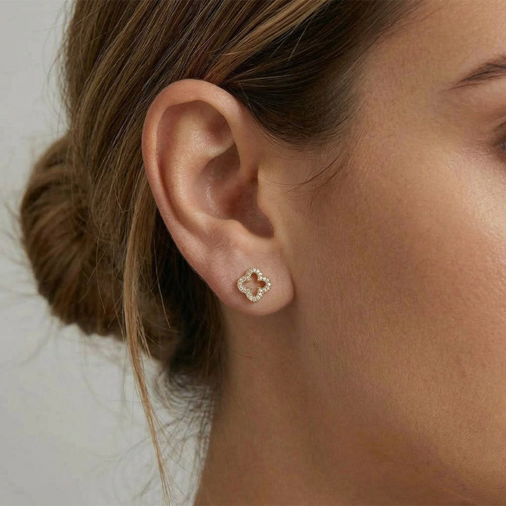 Fortune Bloom – Stud earrings with four-leaf clover design and screw backs