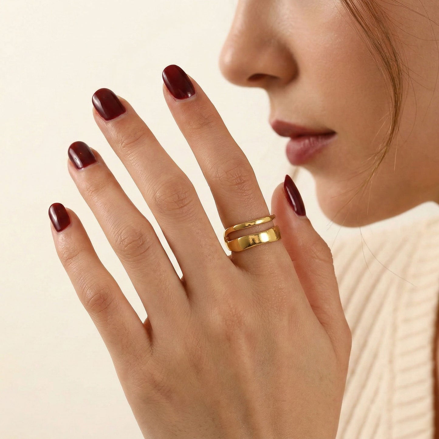 Freja - Verstellbarer Ring mit zwei verbundenen Bändern