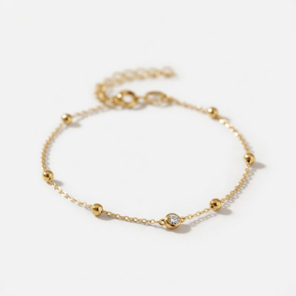 Linnea - Armband mit dünner Kette und zarten Details