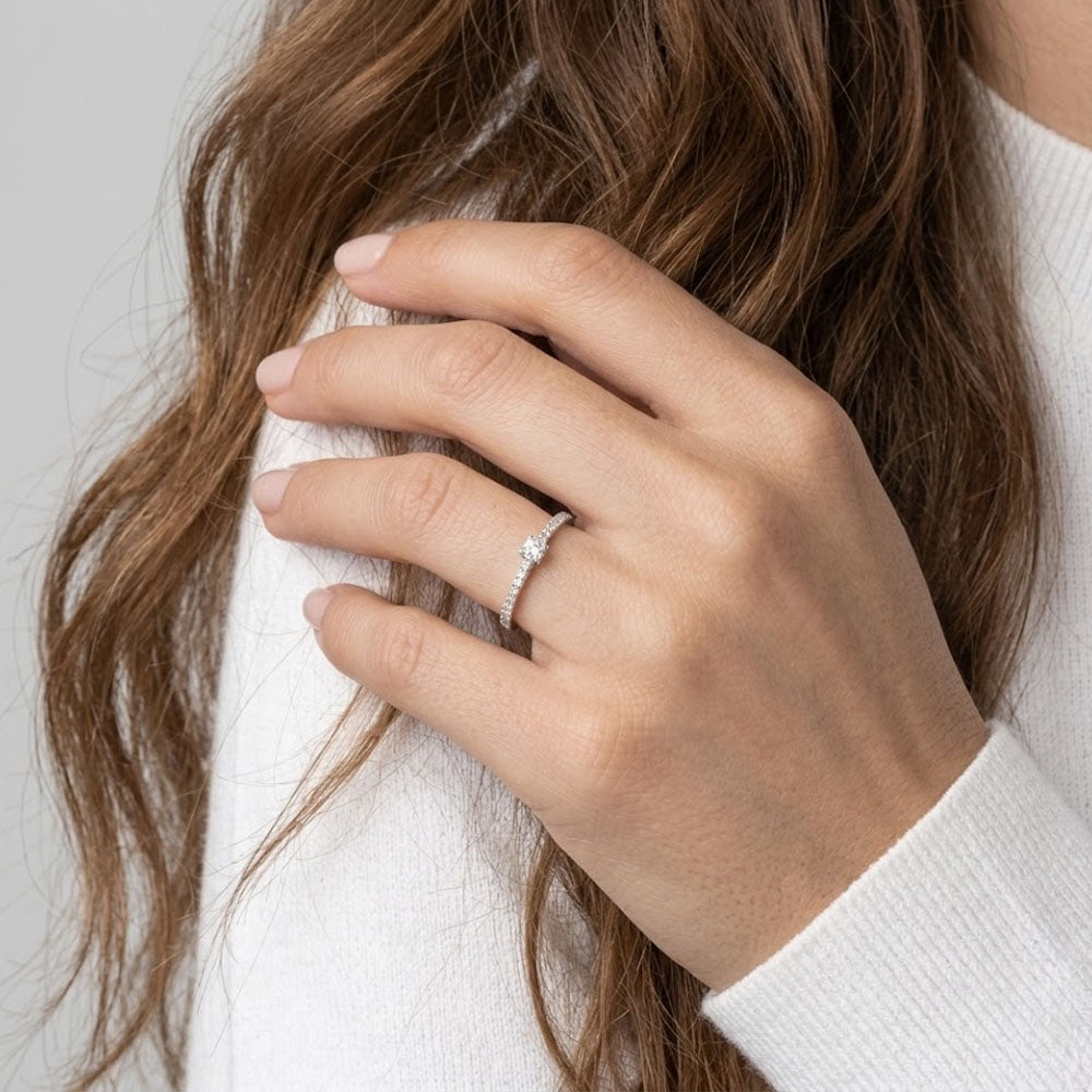 Gloria - Ring met subtiel edelsteendetail