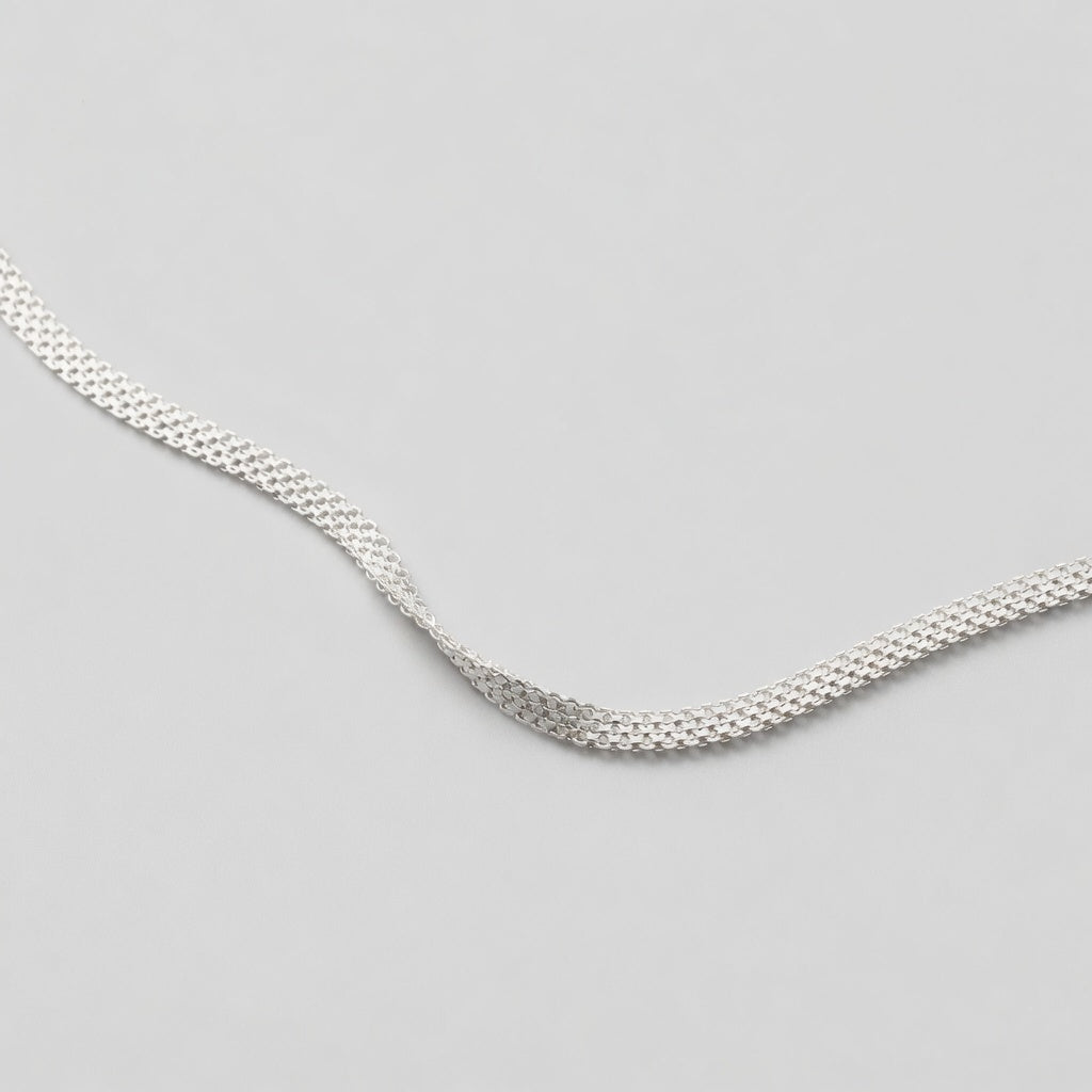 Indra – Choker necklace with wider chain