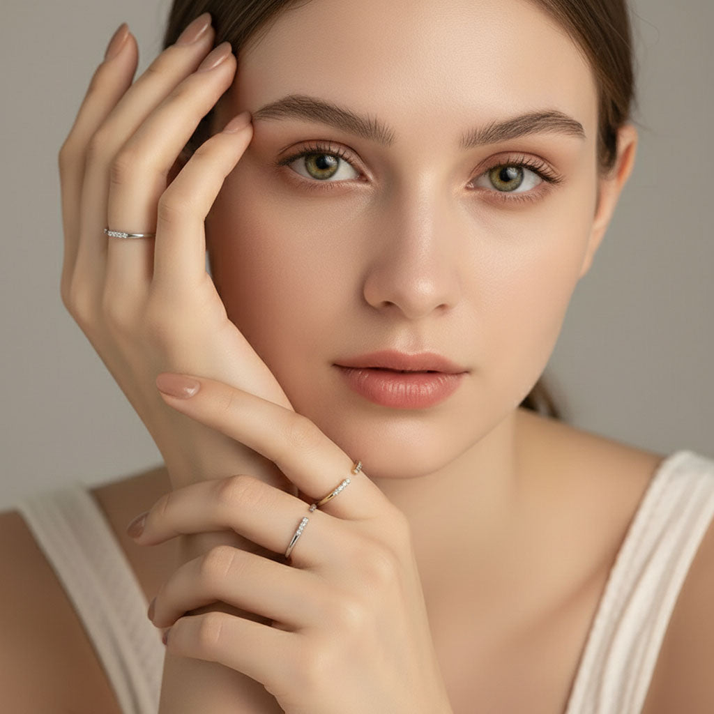 Hedwig - Verstellbarer Ring mit funkelnden Edelsteinen