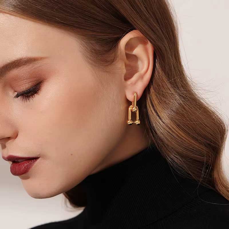 Earrings U-Turn