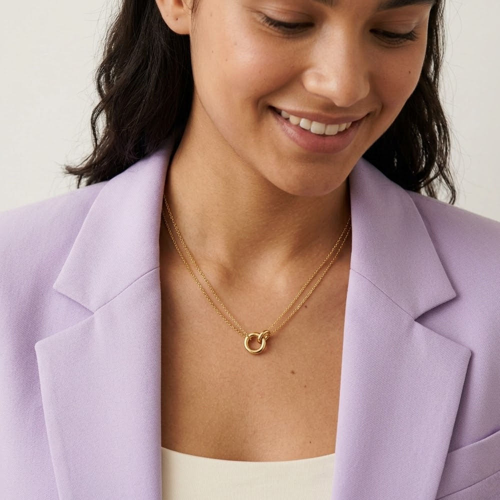 Isadora – Necklace with double chains and interlinked pendant