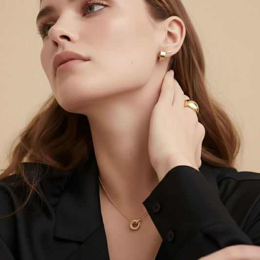 Isadora – Necklace with double chains and interlinked pendant