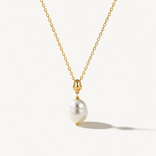 Ivory – Necklace with freshwater pearl pendant
