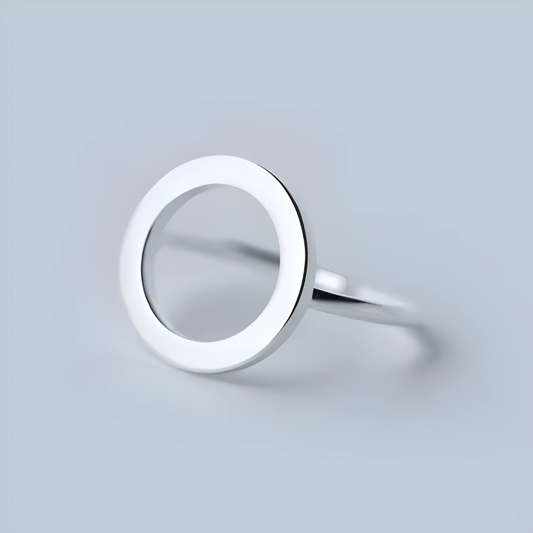 Jessie – Adjustable ring with circular design