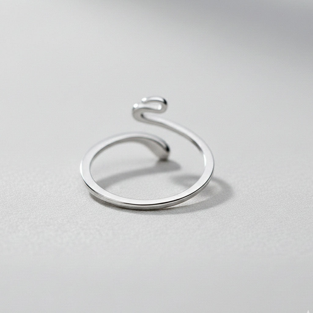 Kira - Verstellbarer Ring mit Schlangenmotiv