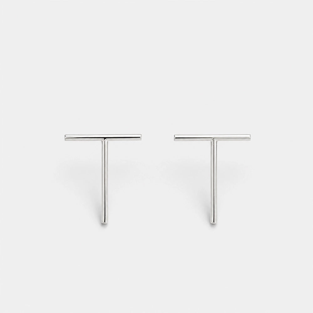 Less is More – Simple stud earrings in a minimalist style