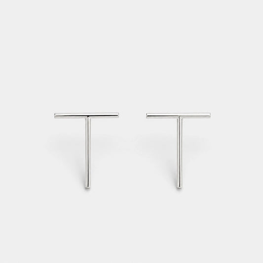 Less is More – Simple stud earrings in a minimalist style