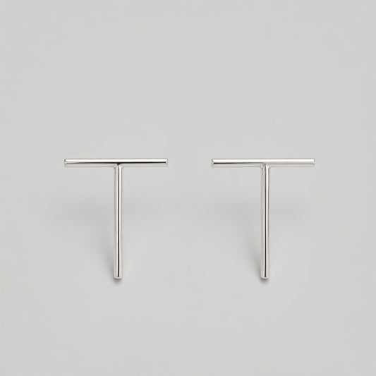 Less is More – Simple stud earrings in a minimalist style