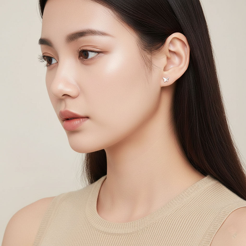 Little Wings - Kleine Ohrstecker mit Schmetterling