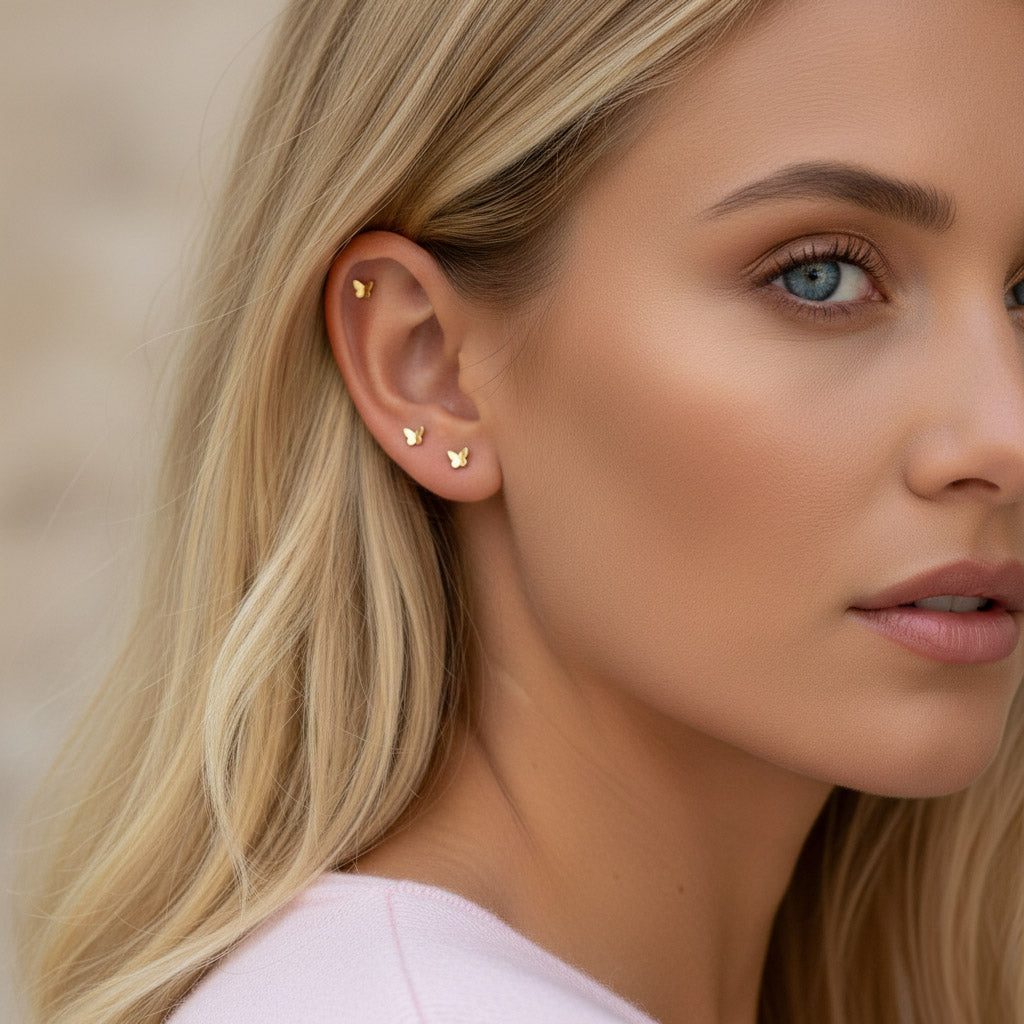 Little Wings – Small stud earrings with butterfly