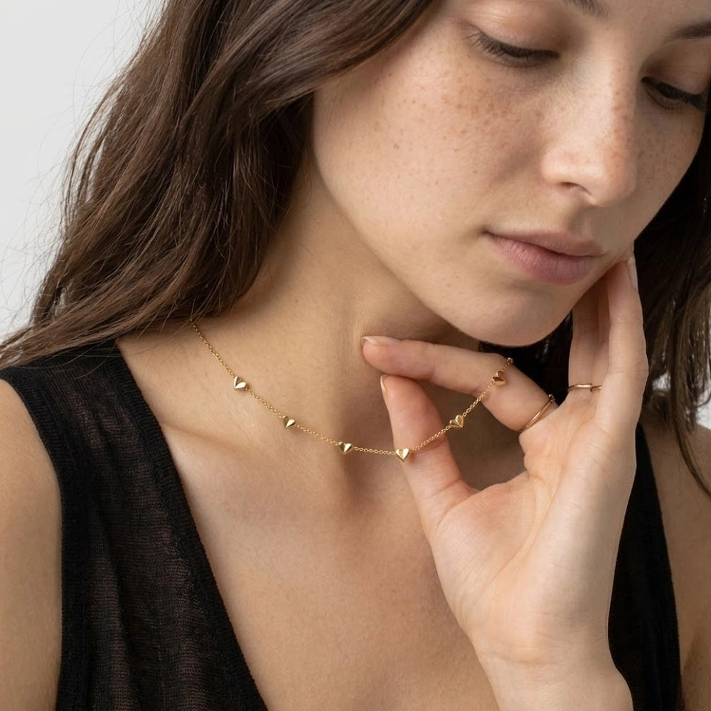 Lover’s Link – Necklace with heart-shaped details
