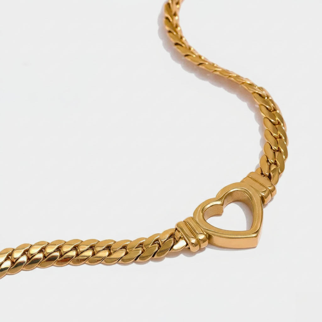Lovis - Halskette mit klobiger Kette und Herz-Anhänger