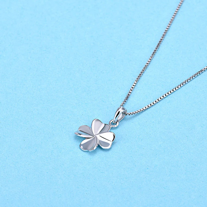 Necklace Lucky Clover