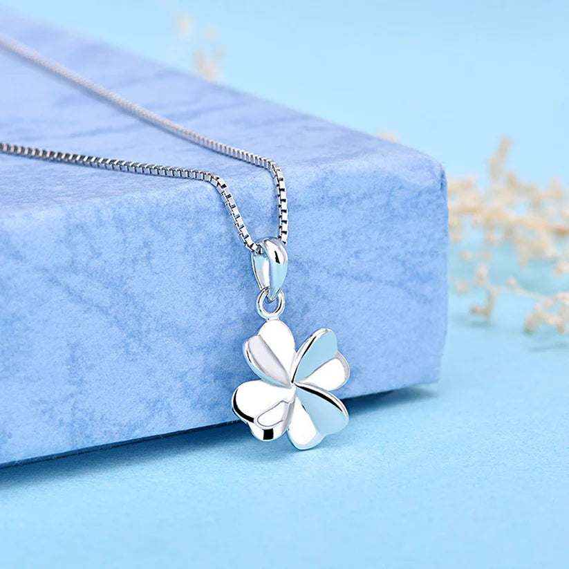 Necklace Lucky Clover