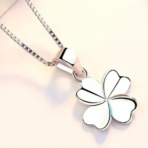 Necklace Lucky Clover