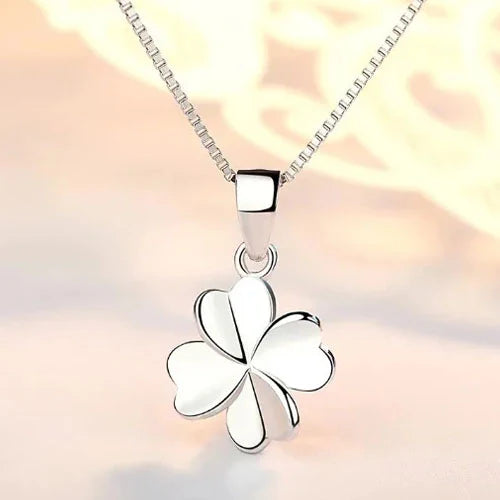 Necklace Lucky Clover