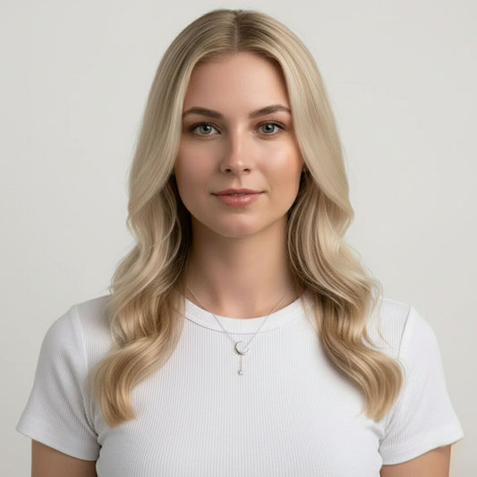 Lune – Necklace with crescent moon and stones