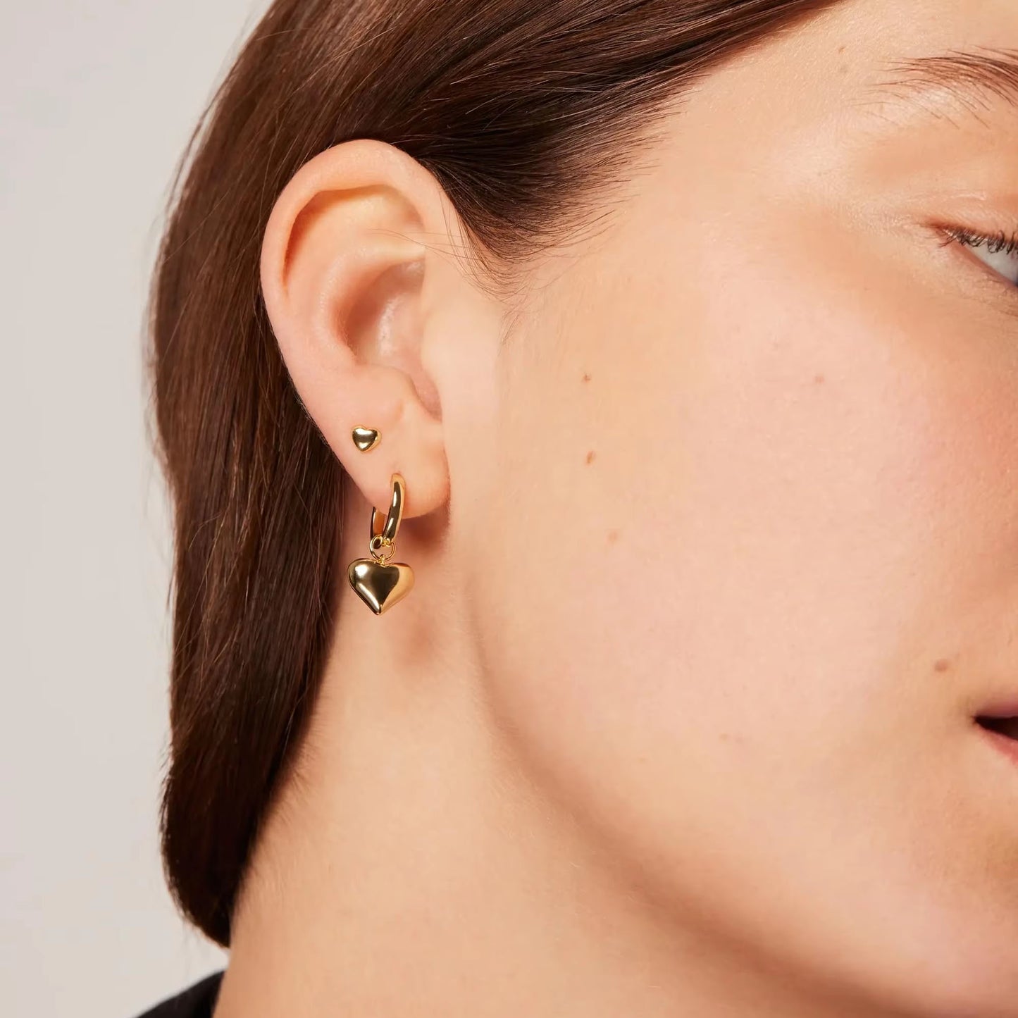 Mini Charm - Kleine herzförmige Ohrstecker