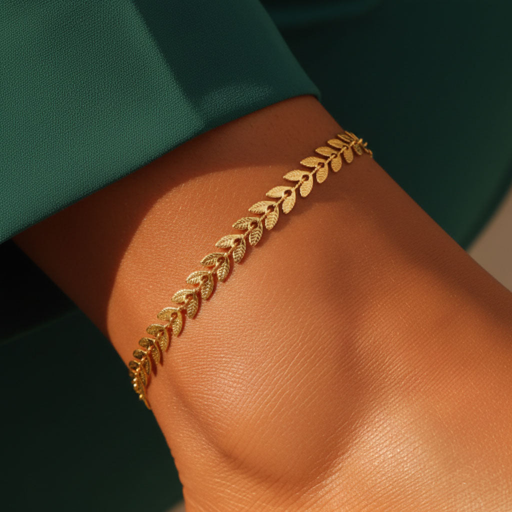 Madeline – Anklet with linked leaves