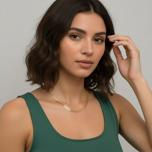 Madeline – Necklace with linked leaves