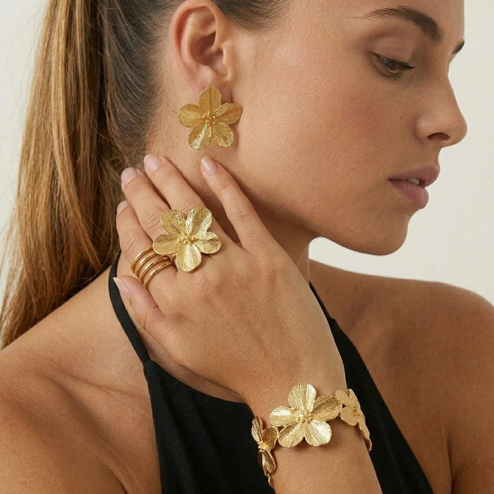 Magnolia – Earrings with large flower