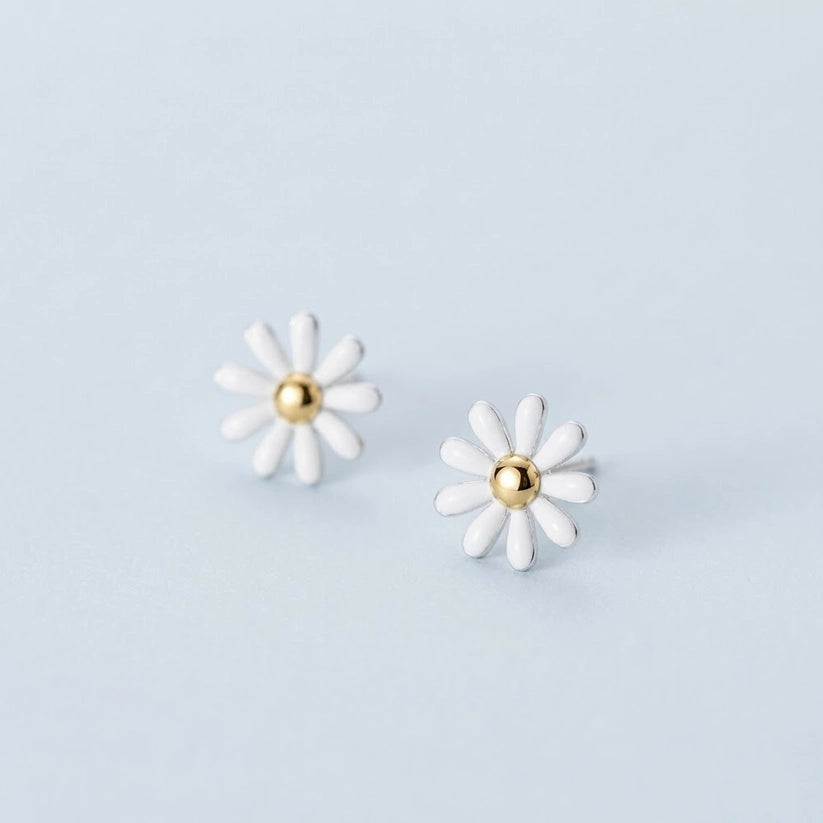 Marguerite – Stud earrings with daisy flower