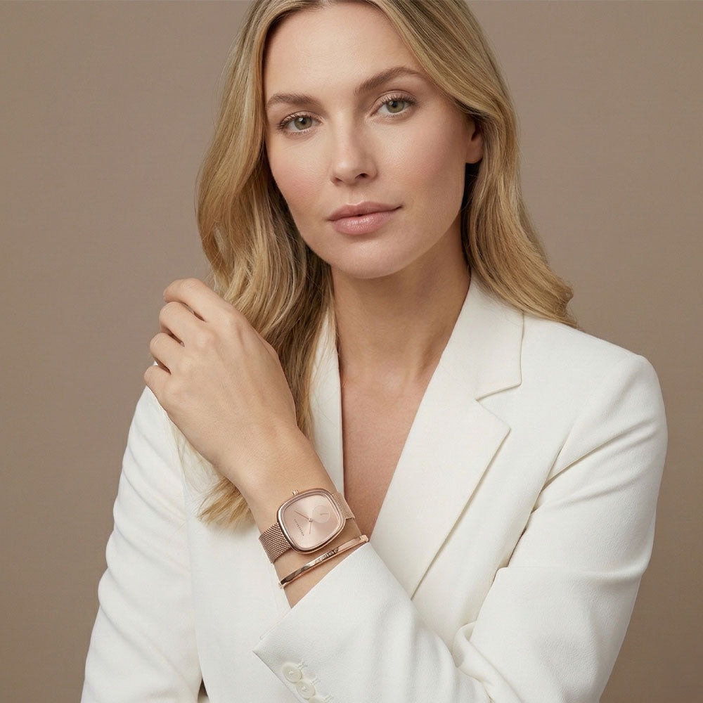 Meja - Uhr mit quadratisch abgerundetem Gehäuse