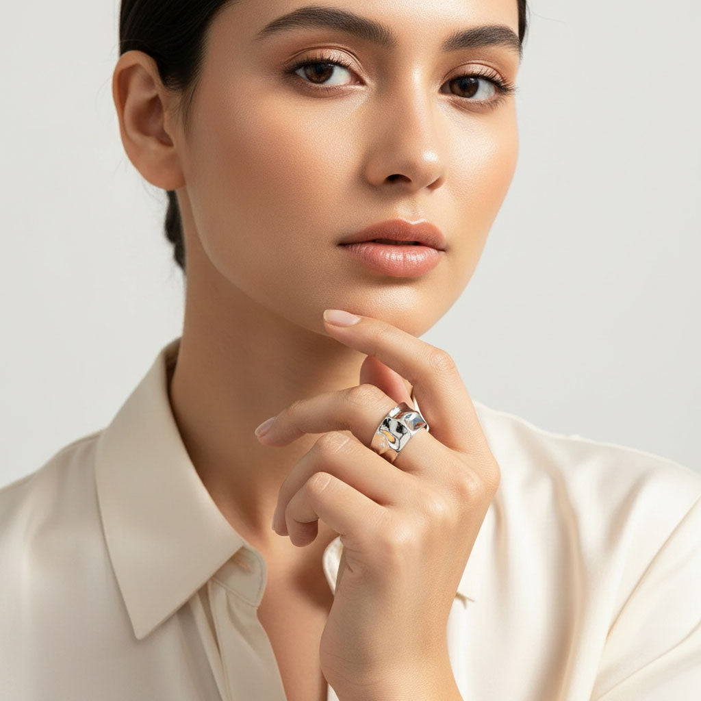 Millie – Adjustable ring with hammered finish