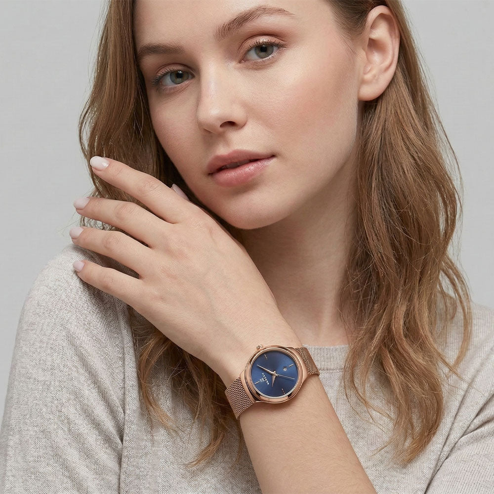 Minna - Uhr mit futuristischem Design