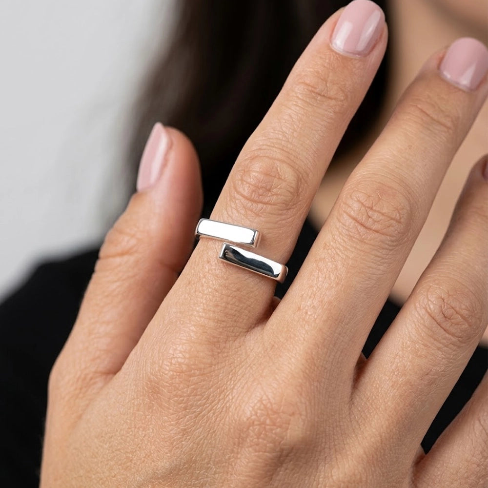 Modest - Verstellbarer Ring mit modernem Design