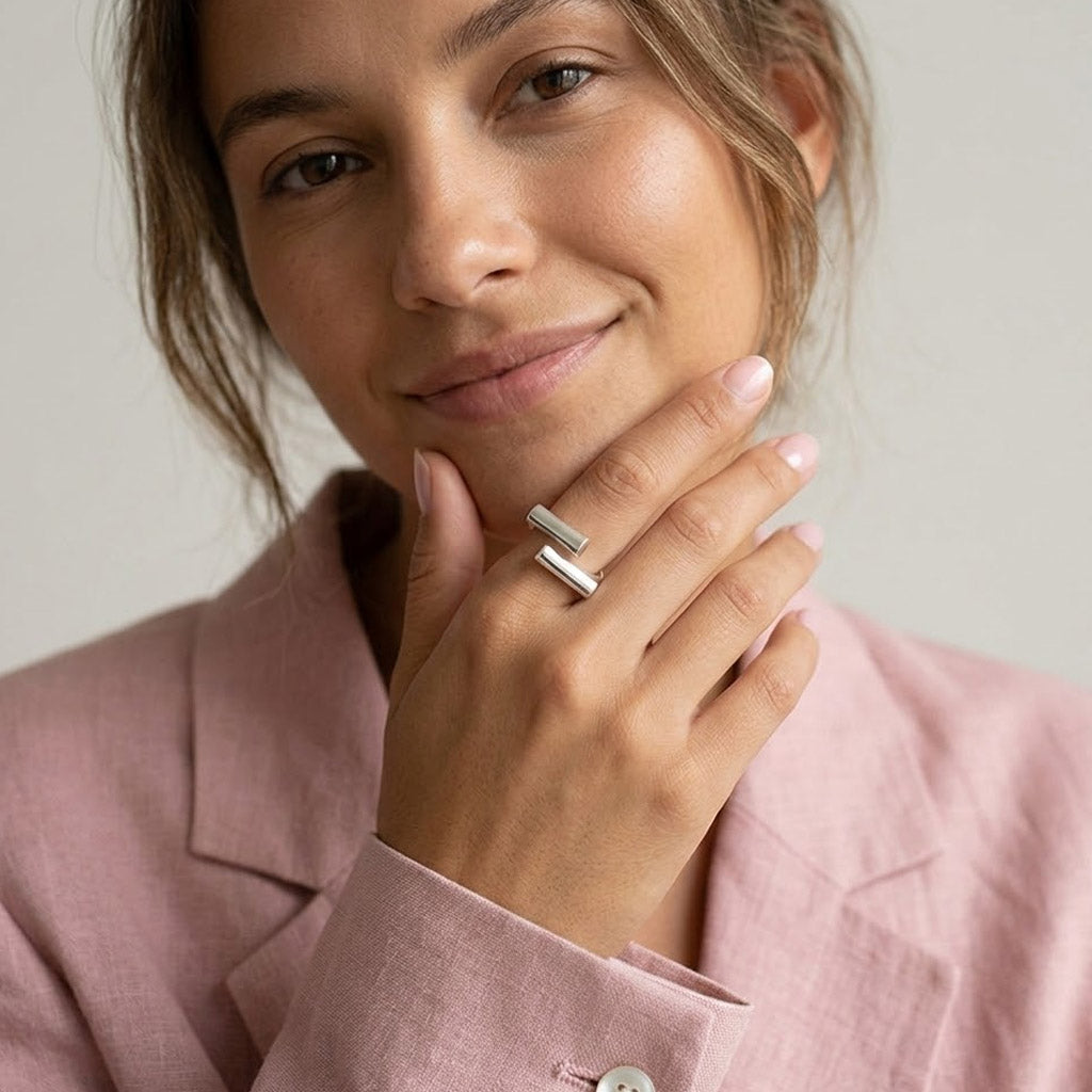 Modest - Verstellbarer Ring mit modernem Design