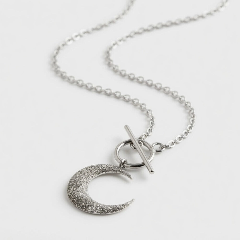 Mystic Moon – Necklace with moon motif
