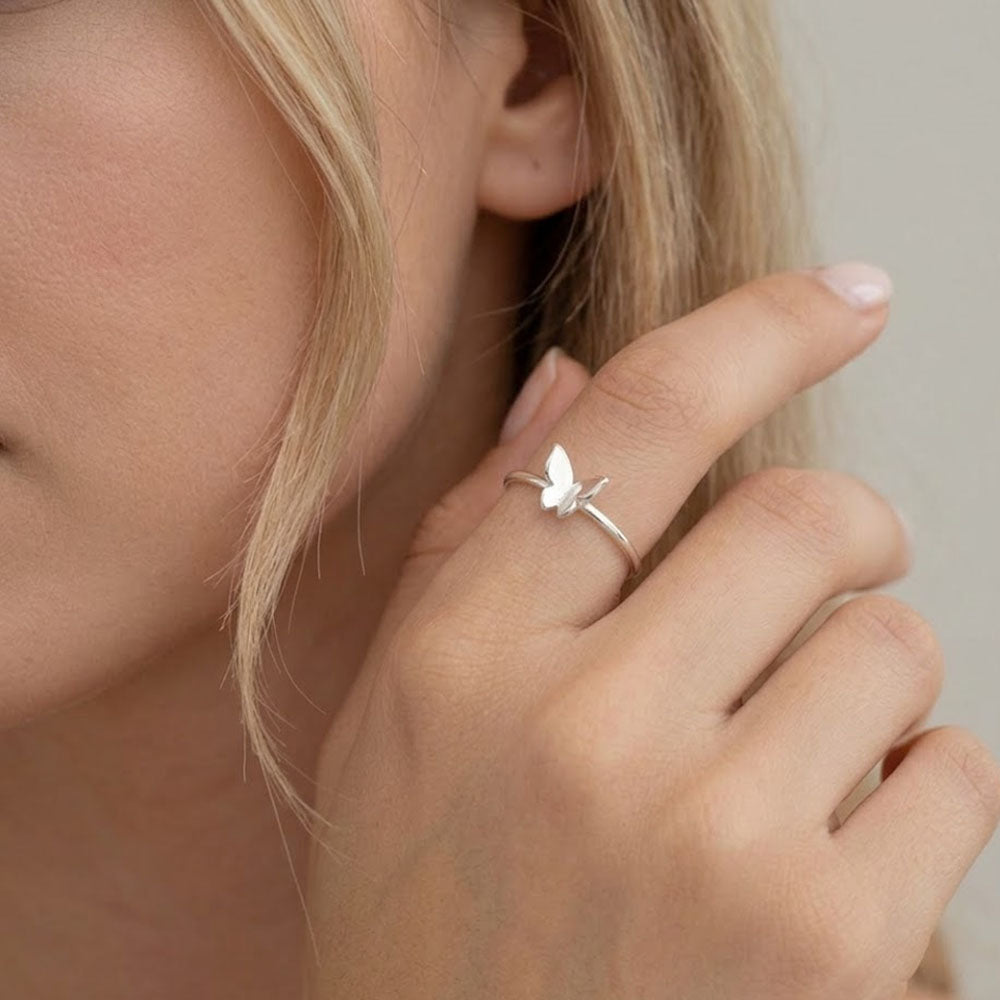 Nelia - Verstellbarer Ring mit Schmetterlingsmotiv