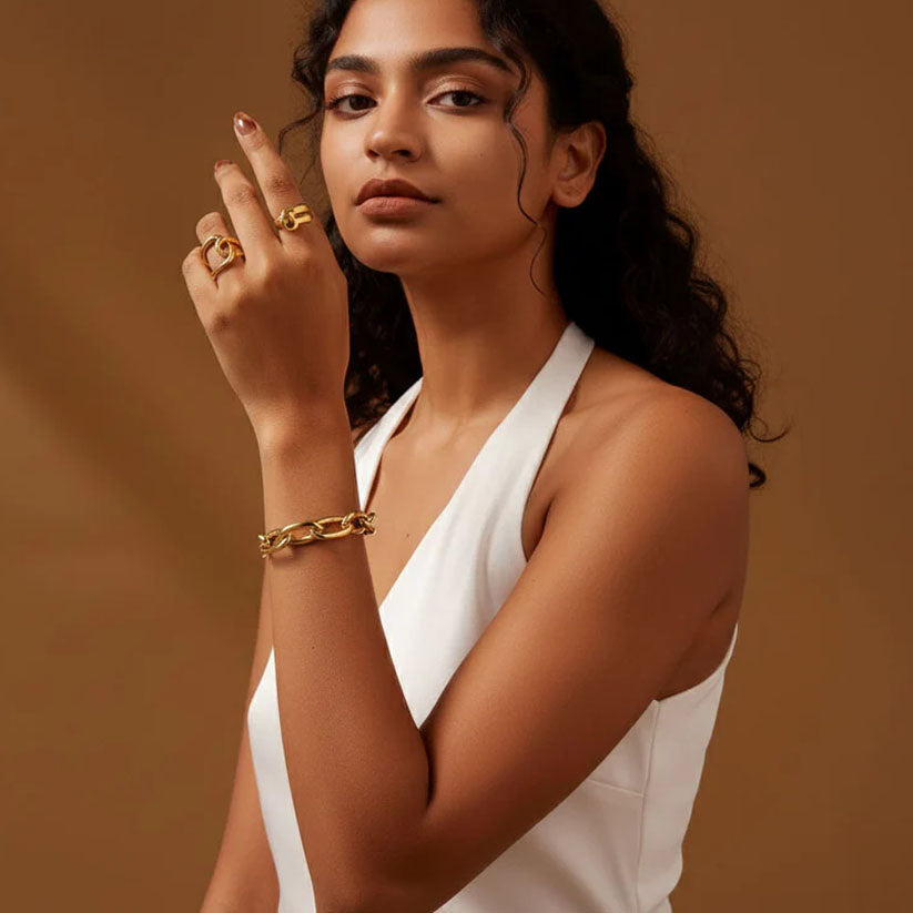 Oval Link – Cuff bracelet with bold link design