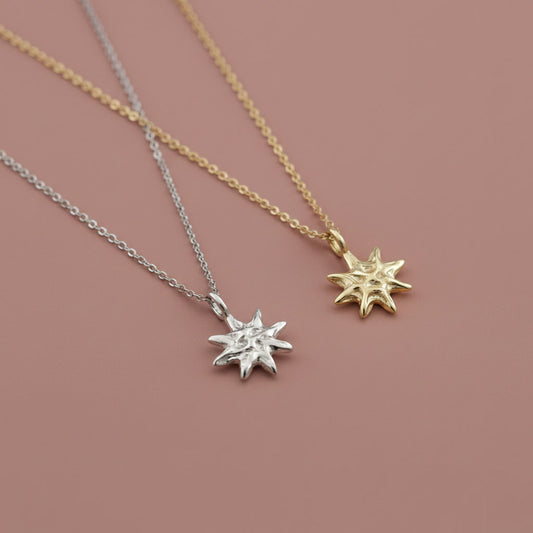 Polaris – Necklace with hammered star motif