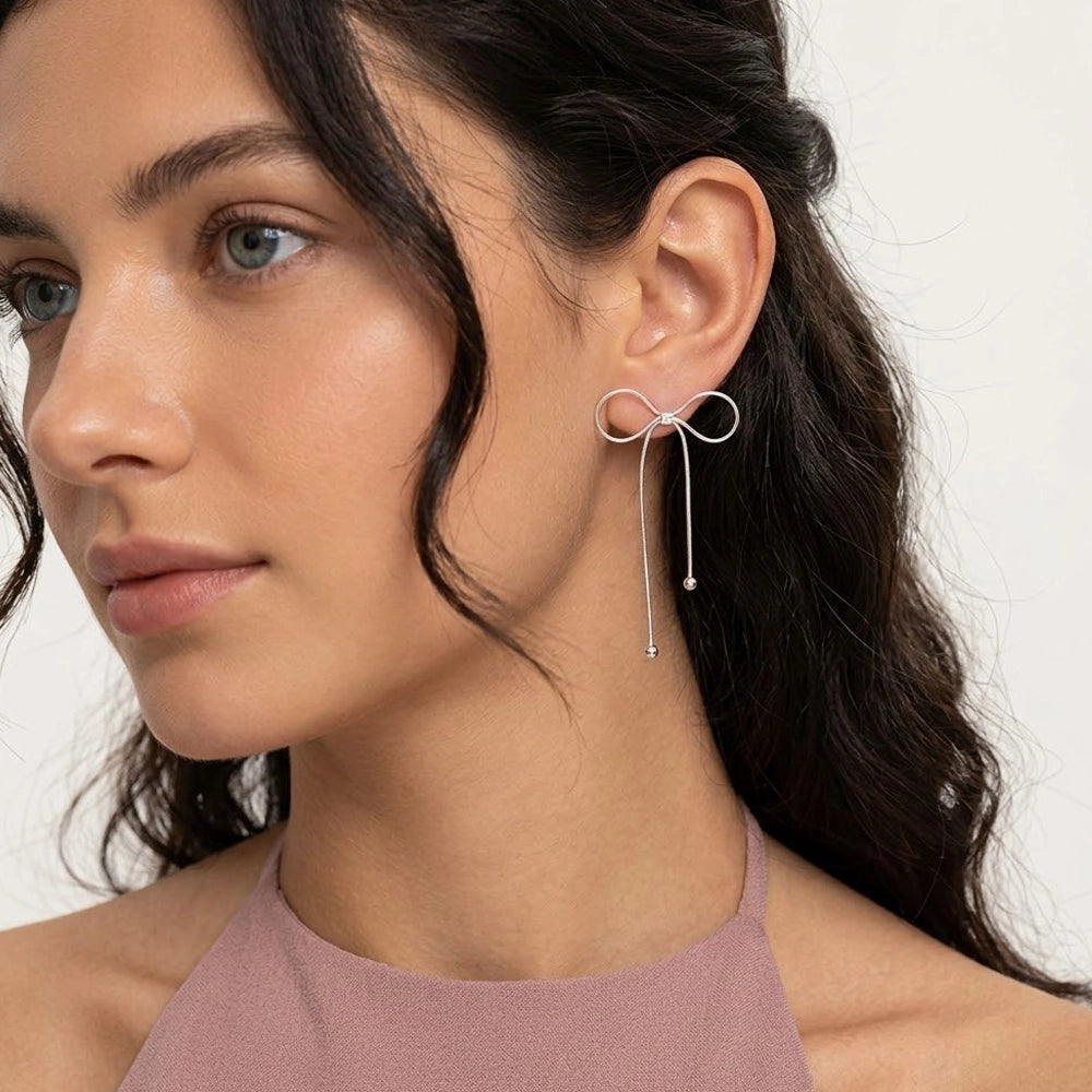 Rosie – Earrings with bow motif