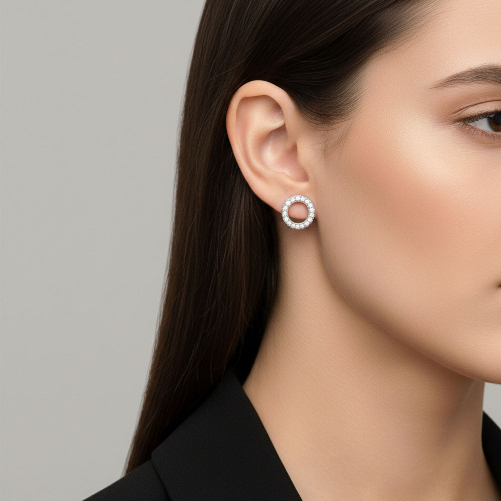 Savannah – Round stud earrings with sparkling zirconia