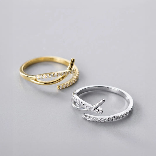 Sivra – Adjustable ring featuring curvy design